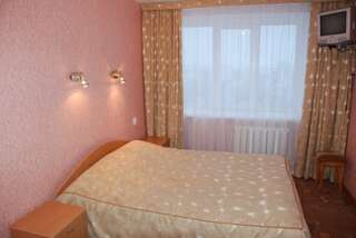 Гостиница Россия Смоленск Двух местный однокомнатный с двухспальной кроватью-1